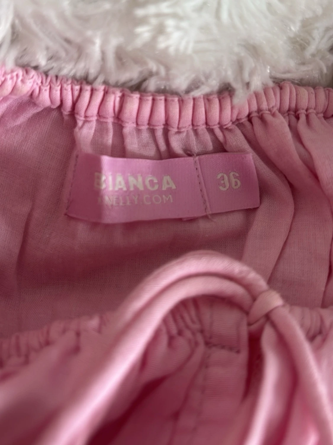 Rosa kort puffärmad klänning - 2