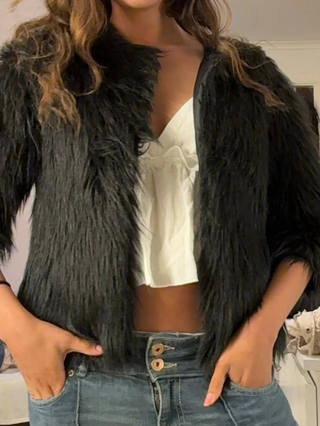 Svart fuskpälsjacka med kort modell - 1