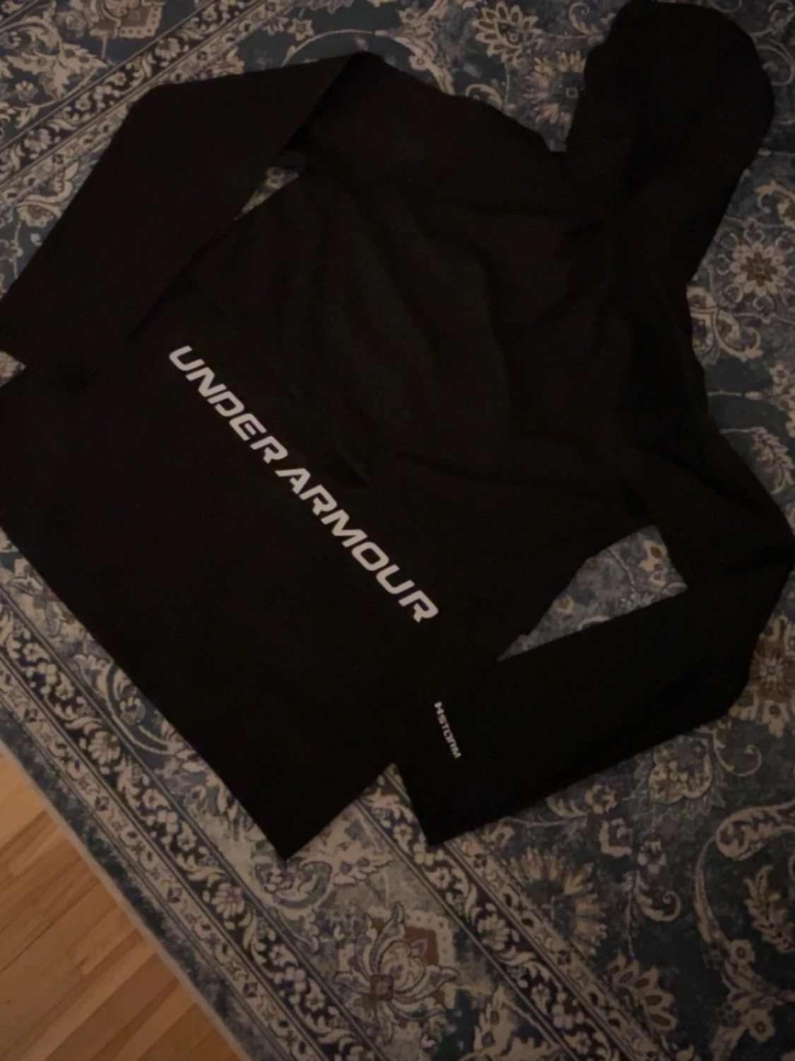 Svart hoodie från Under Armour - 1