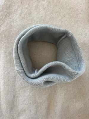 Ljusblå kashmirbuff - Buff gjord på 100% återvunnen kashmir💕💕