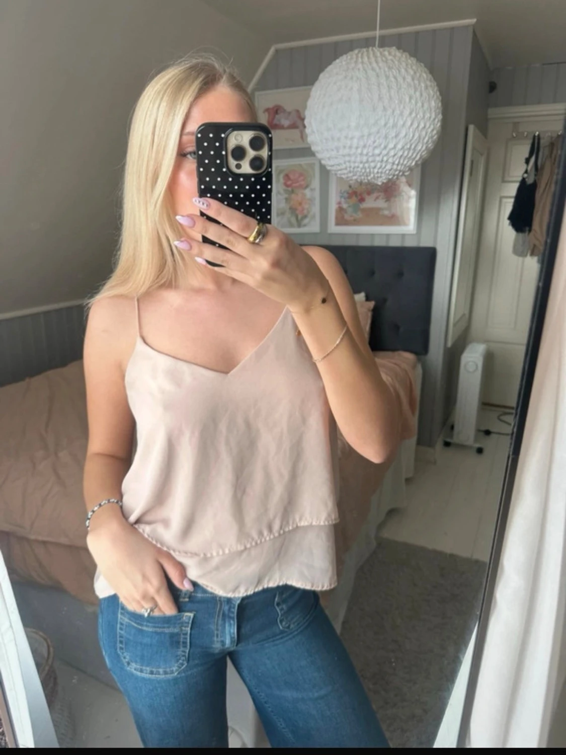 Ljusbeige linne med smala axelband