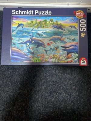 Schmidt pussel premiumkvalitet - Säljer ett Schmidt Puzzle i premiumkvalitet. Pusslet kommer i en blå kartong och är perfekt för dig som gillar att lägga pussel och utmana dig själv. Perfekt aktivitet att göra ensam eller tillsammans med vänner.