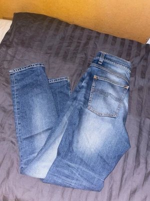 Nudie jeans - Nudie jeans I brute knut modellen storlek w29 L 30 inga skador nytt skick