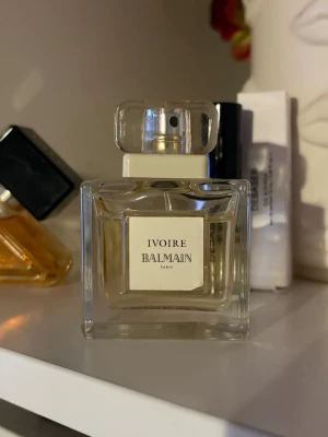 Balmain: Ivoire - Diskad. 30ml från början.