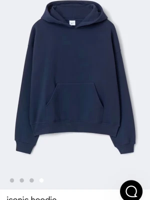 Mörkblå hoodie med huva - Klassisk mörkblå hoodie 