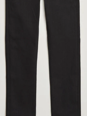 Svarta jeans från Nudie Jeans lean dean  - Säljer ett par svarta jeans från Nudie Jeans i klassisk rak slim modell. Jeansen är tillverkade i slitstarkt denimtyg och har en enkel, stilren look utan synliga detaljer eller mönster. Perfekta för dig som gillar minimalistisk stil. Lean Dean stl 34/34