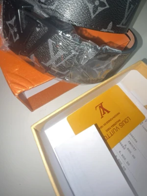 Skärp  - Svart skärp jätte bra och använda på sommaren och passar dig med unika kläder köp den nu innan den blir sold 🤩✅