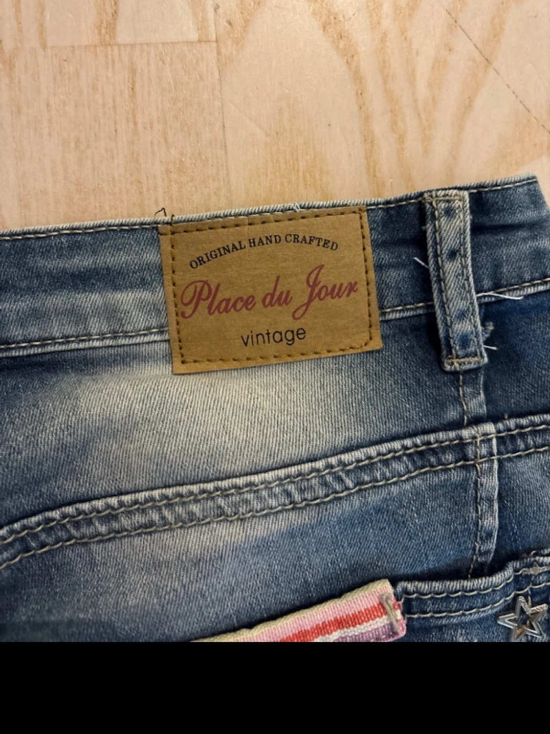 Patchade boyfriendjeans med spets - 2