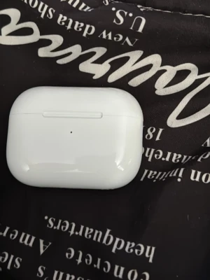  AirPods Pro  - Säljer AirPods Pro 2 jätte fina bra ljud kvalité 
