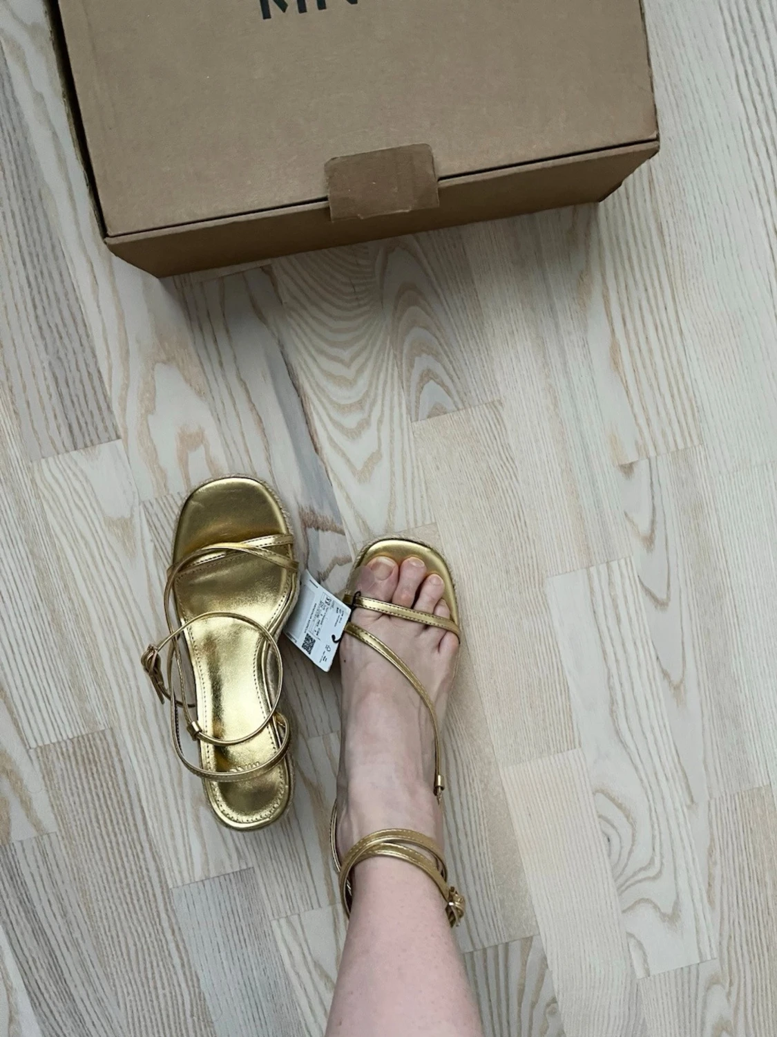 Guldiga wedge-pumps med snörning, storlek 35, 10cm, Mango - 5