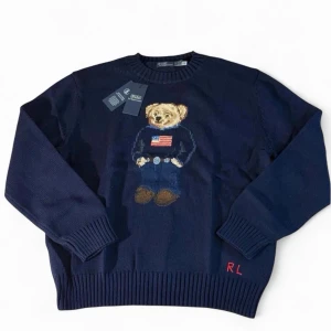 Ralph Lauren Polo Bear Sweater 🧸 | Size M | Navy Knit - Ralph Lauren Polo Bear Sweater 🧸 Size M  Clean navy knit with iconic Polo Bear embroidery. Super nice fit & premium quality piece. Perfect for vintage/streetwear fits.  📦 Fast shipping 💬 Open to offers & bundles
