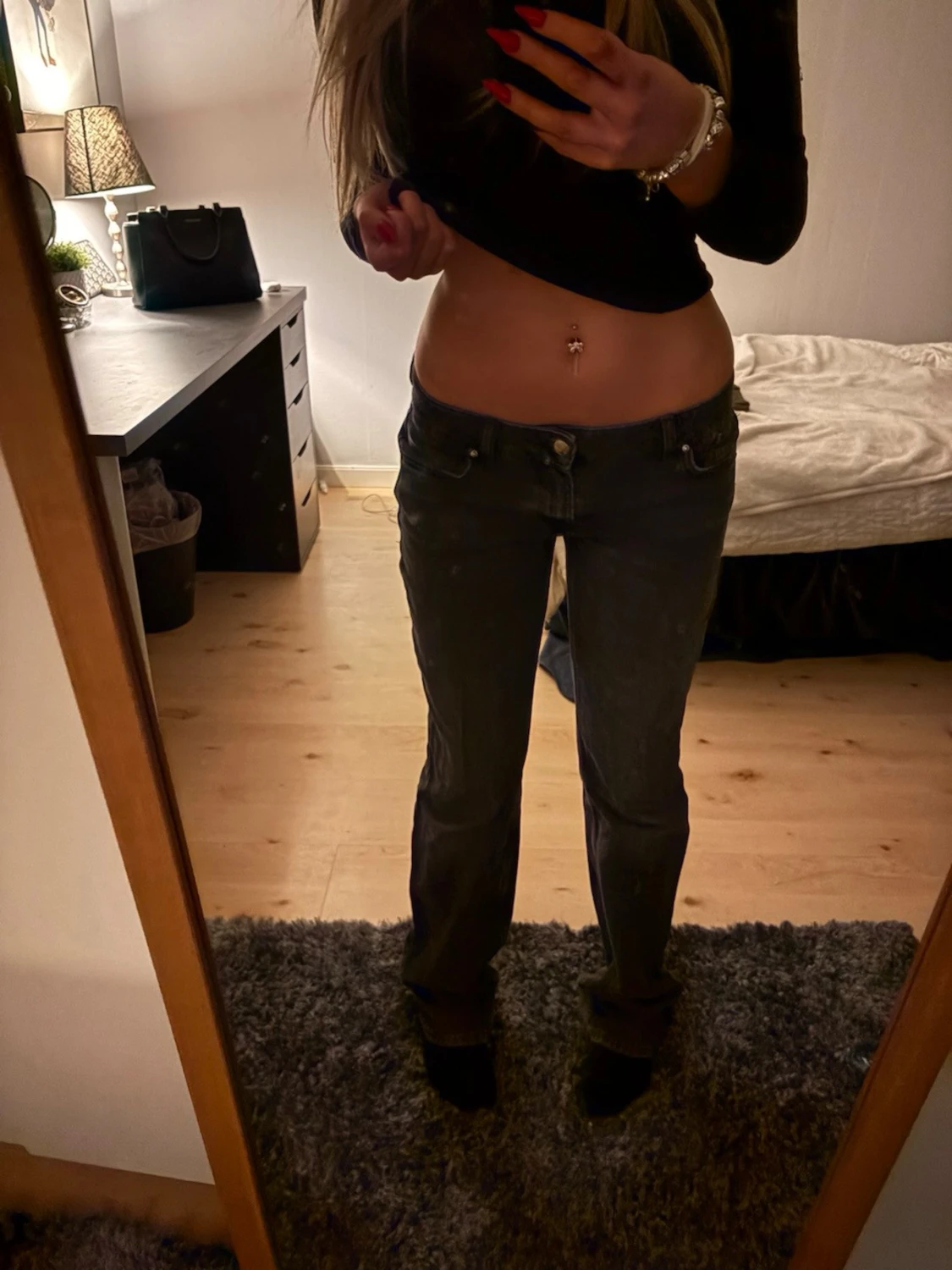 Svarta low waist jeans