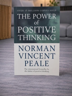 The Power of Positive Thinking (Brand new, Normal size – not pocket) - Skick: Helt ny bok. Omslag: Paperback. Förpackning: I sitt originala plastomslag. Från: Stockholm. Snabb leverans inom Sverige.  Kika gärna in på min profil för fler böcker som säkert kan intressera dig. Beställ gärna flera böcker samtidigt och spara på frakten, du betalar bara frakt en gång.