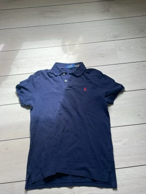 Ralph lauren pike - Riktigt snygg och riktigt bra skick. Storleken motsvarar S skulle jag säga