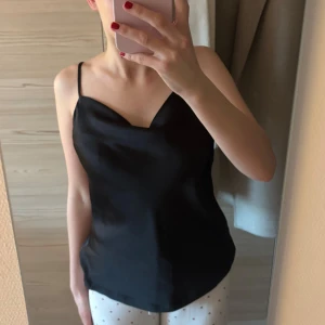 Elegant svart linne  - Elegant linne från Anna Field i storlek 34.  Använt någon enstaka gång🖤