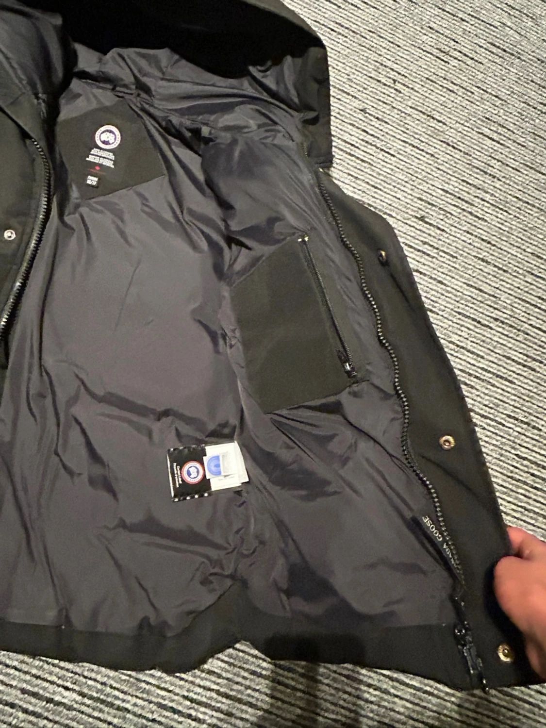 Svart dunjacka från Canada Goose macmillen - 3