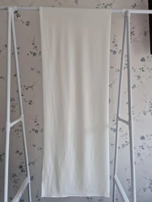 Jersey hijab  - Jersey hijab i mjukt och följsamt material  Perfekt fall, bekväm hela dagen och enkel att styla.  Pris: 100 kr/st  För beställning - kontakta oss via DM  حجاب جيرسي بخامة ناعمة وانسيابية **  ثبات مثالي وراحة طوال اليوم وسهل التنسيق.  السعر: 100 كرون  للطلب التواصل على خاص