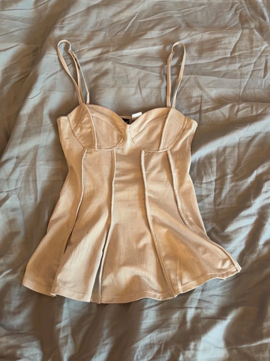 Beige korsettopp med tunna band - 1