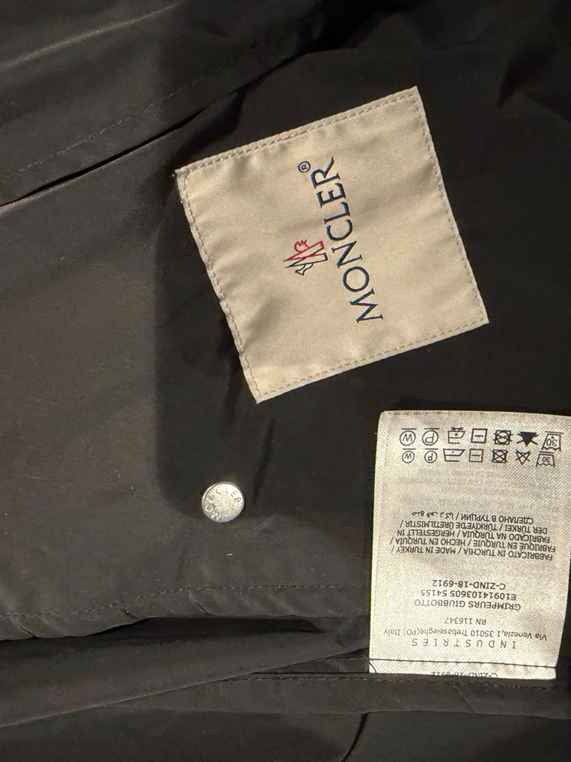 Svart vindjacka från Moncler - 2