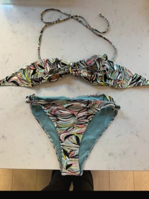 Bikini - Så snygg bikini, storlek 38 men passar mindre💕