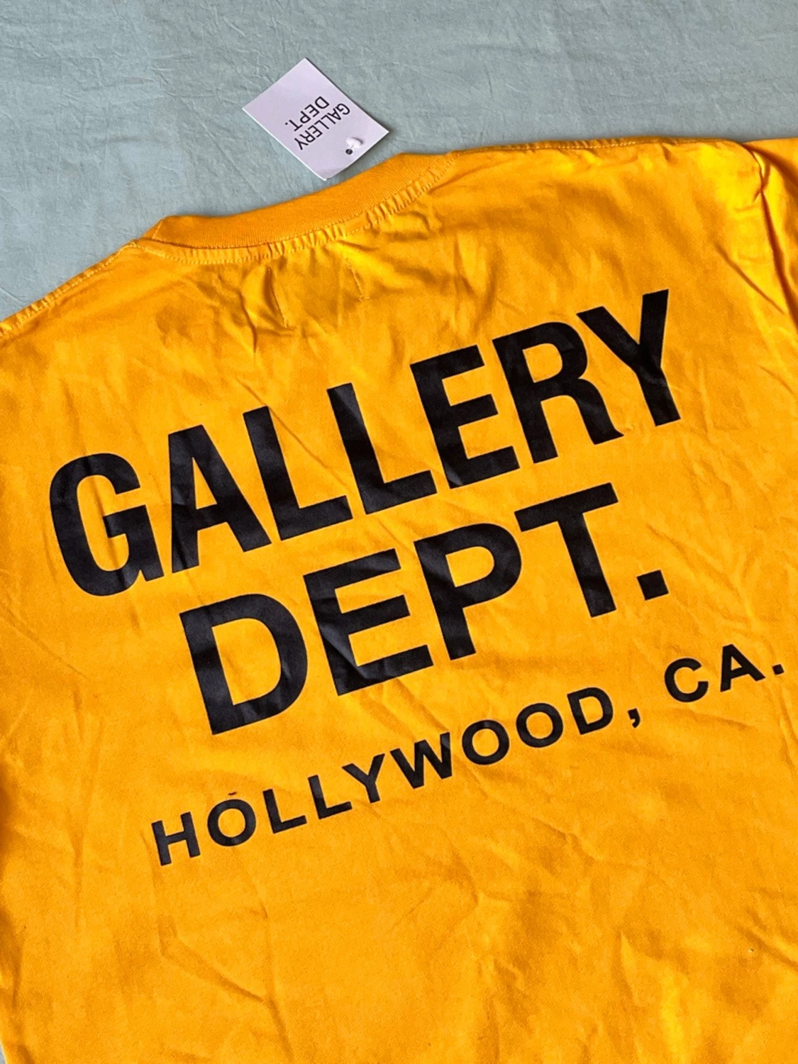 Gul t-shirt från Gallery Dept. - 3