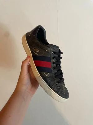 Gucci ace - 9/10 skick | frakt inom 24H | UK 8