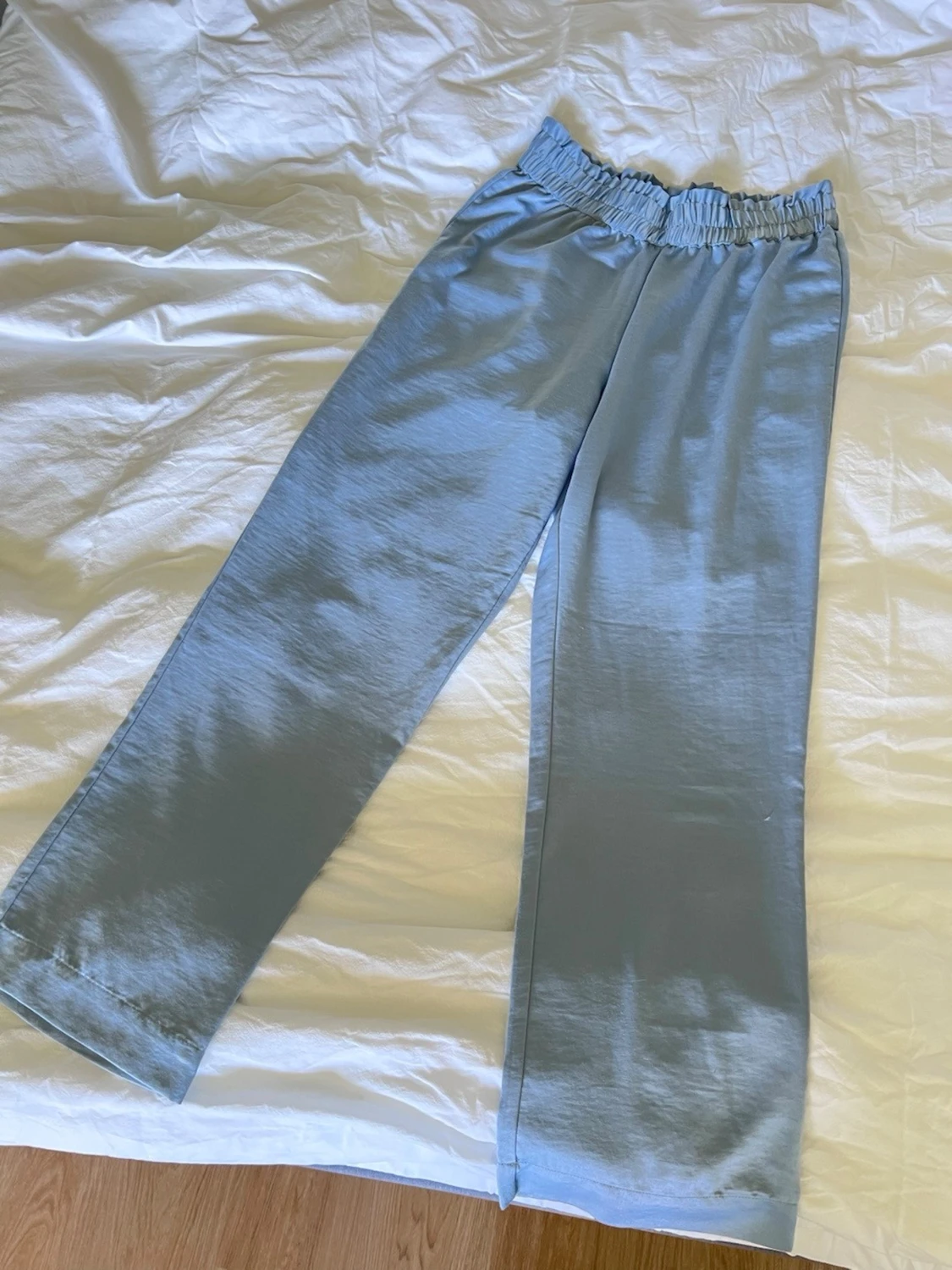 Pyjamasbyxor i satinmaterial