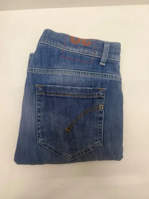 Dondup George jeans  - Säljer nu dessa feta Dondup George jeans, skriv för fler bilder/frågor😊