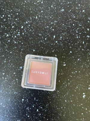 JUDYDOLL puderrouge i rosa nyans - Använd skick