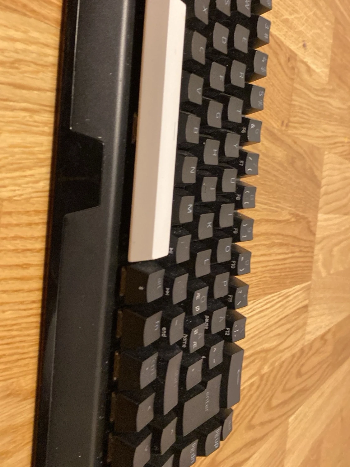 Razer Wireless Mechanical Keyboard - 1