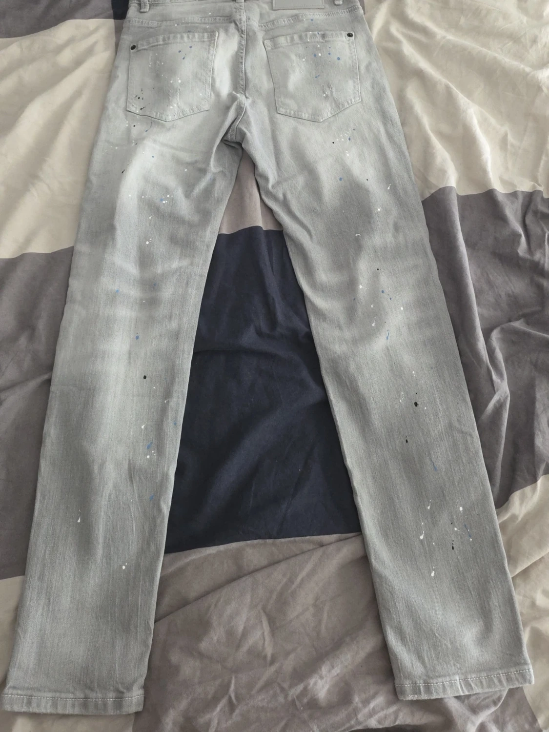 Ljusgrå slitna skinny jeans - 1