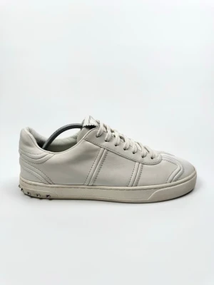 Valentino Flycrew sneakers - Valentino Flycrew sneakers | Storlek 40,5 | Skick: 8,5/10 | Nypris ca 7700kr | 100% autentiska | Alla nitar är kvar |