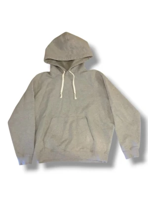 CDLP Hoodie - Heavyweight CDLP hoodie - L men passar även M - extremt skön och fin passform - mycket bra skick - gjord i Portugal - nypris 2000