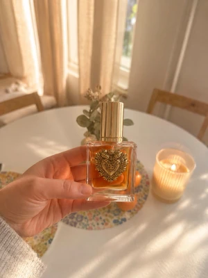 Dolce & Gabbana Devotion 50ml - Passar alla säsonger och doftar söt citrusbakelse 😍🧁🍊  Priset är redan väldigt lågt jämfört med liknande annonser, så det är mitt slutpris. 💕