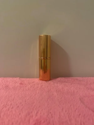 Charlotte Tilbury lipstick i Pillow Talk Original - Nytt och oanvänt