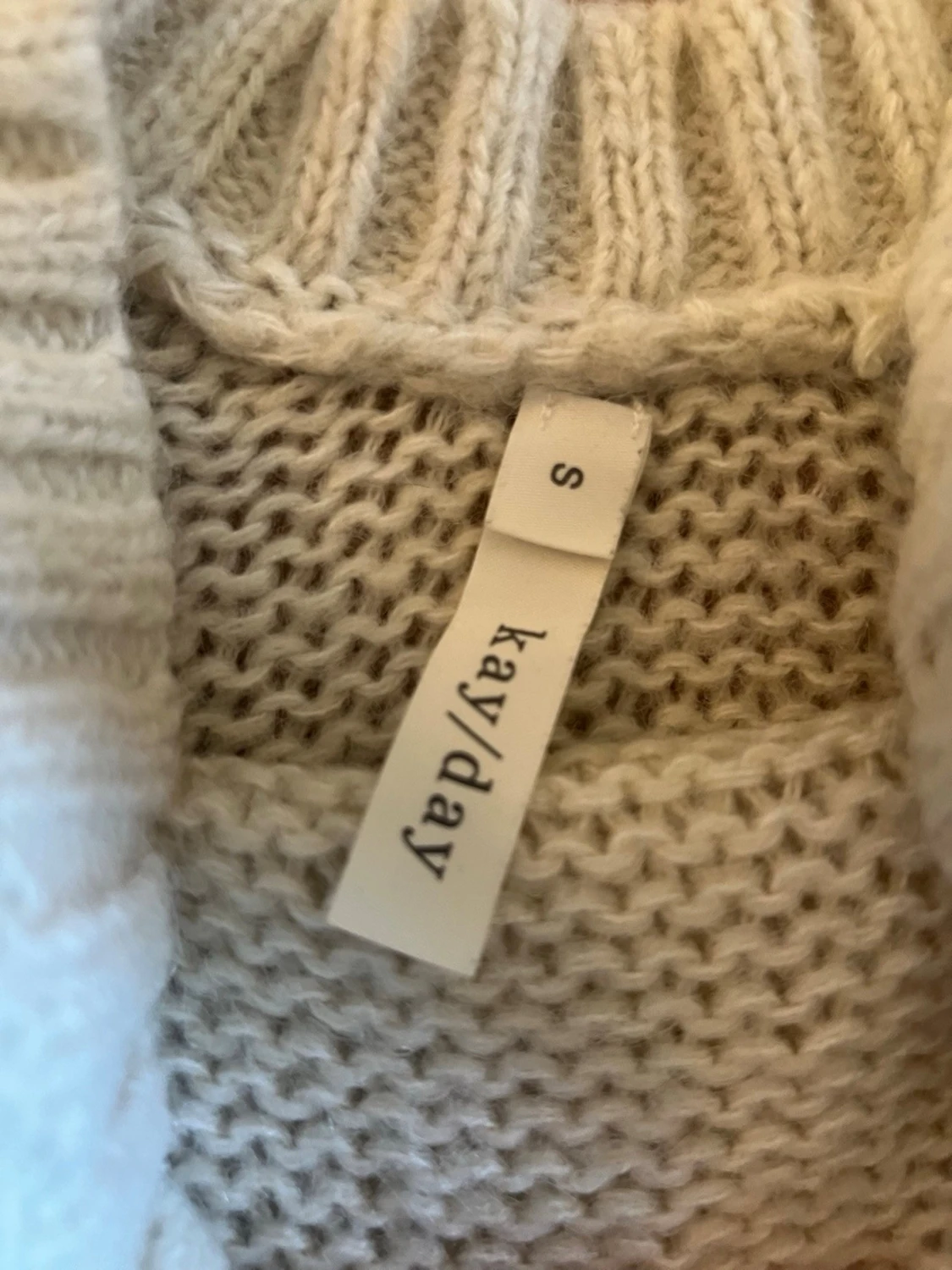Beige stickad tröja från kay/day - 1