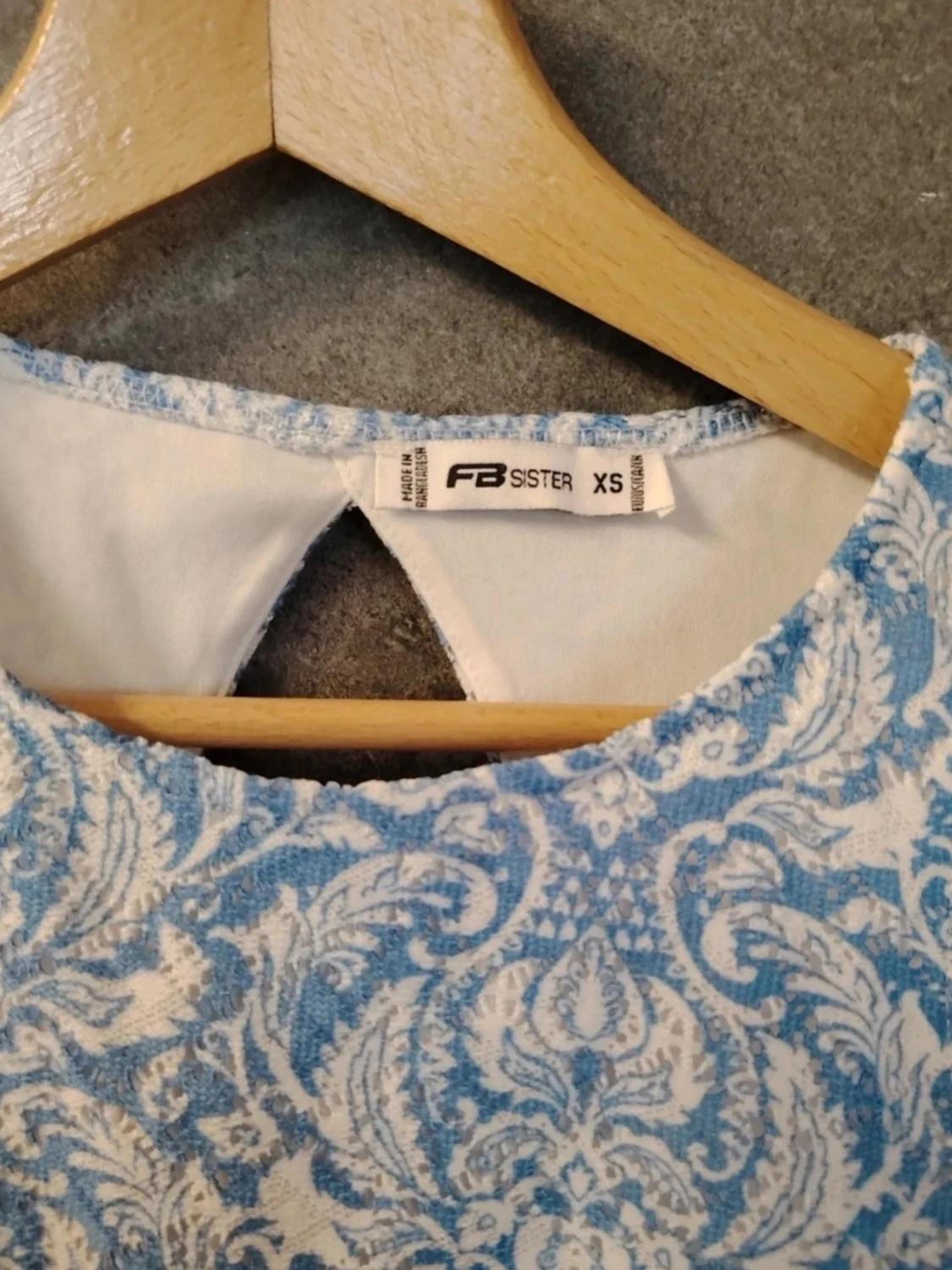 Blåvit mönstrad sommarklänning☀️  - 4