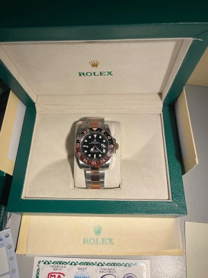 Herr klocka  - Endast klocka 1300kr, klocka box certifickat samt kvitto 2000kr