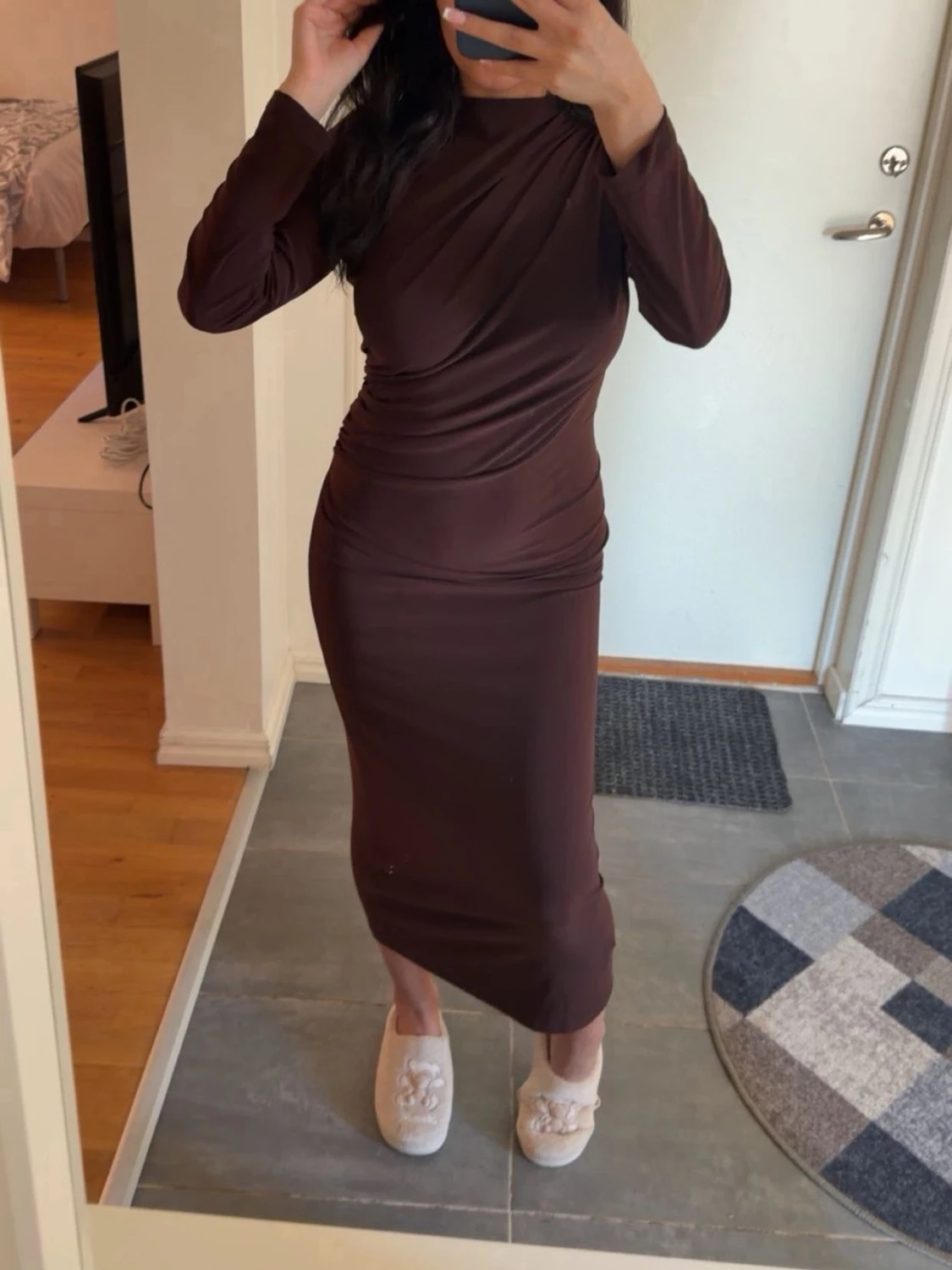 Brun långärmad långklänning - 1