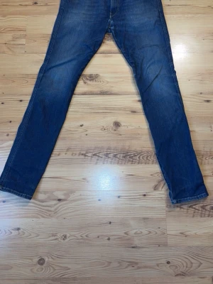 Replay anbass jeans - Blåa replays anbass i size 33 perfekta inför sommarn!