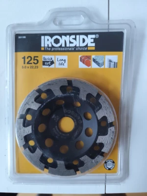 Ironside diamantskiva 125 mm - Diamantskiva från Ironside, 125 mm i diameter och 22,23 mm hål. Skivan är svart och silverfärgad, tillverkad i metall med diamantsegment. Passar för kapning av tegel, betong och sten. Levereras i originalförpackning.