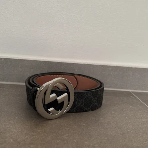 Svart GG bälte från Gucci - Svart GG bälte. Pris kan diskuteras 