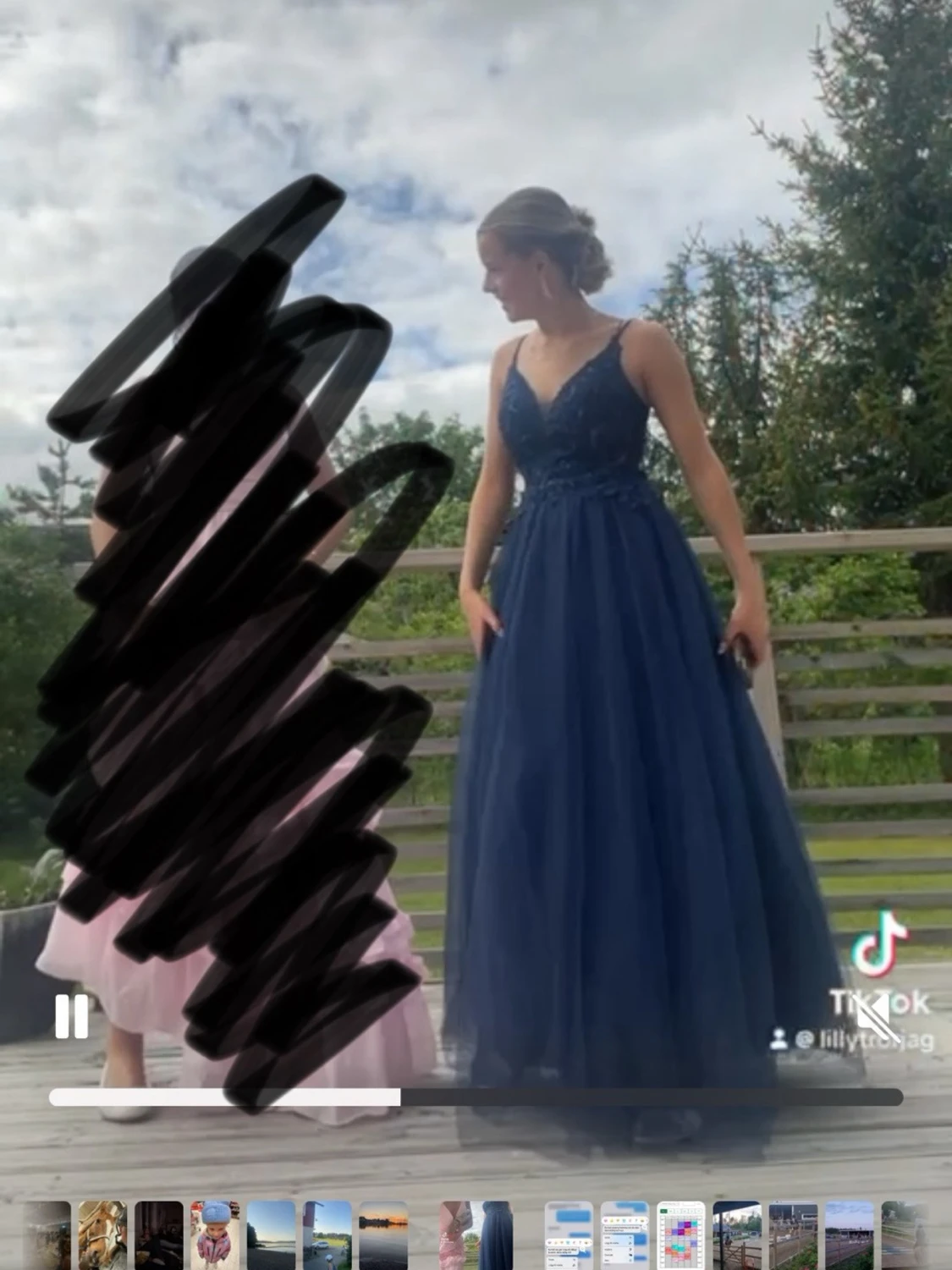 Marinblå balklänning  - 1