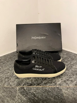 Saint Laurent skor - Svarta Saint Laurent sneakers. Helt nya! Kom privat för flera frågor!