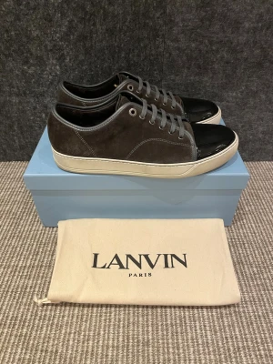 Lanvin skor (nya) - Hej, säljer nu dessa svin snygga lanvin skor. Skorna är i nytt skick!  Begränsat antal boxar och dustbag. Hör av dig vid frågor. 