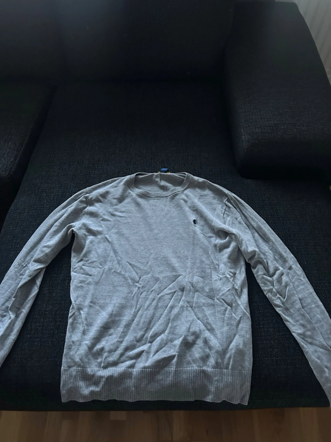 Ljusgrå  polo  ralf tröja med rund hals