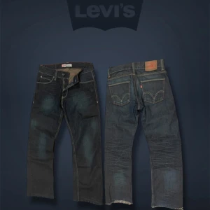 Levi's vintage 506 - Säljer ett par schyssta Raw Vintage Levis 506 jeans från tidigt 2000-tal💫 || De är avklippta längst ner🪡 || Längd 99cm, midja 38cm, benöppning 21cm || Hör av er vid frågor!🙌🏻II ko om med bud!!