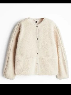 Teddyjacka  - Assnygg jacka, perfekt nu till våren! Knappt använd, så i väldigt bra skick. Skriv om ni undrar något eller ge prisförslag 😊❣️