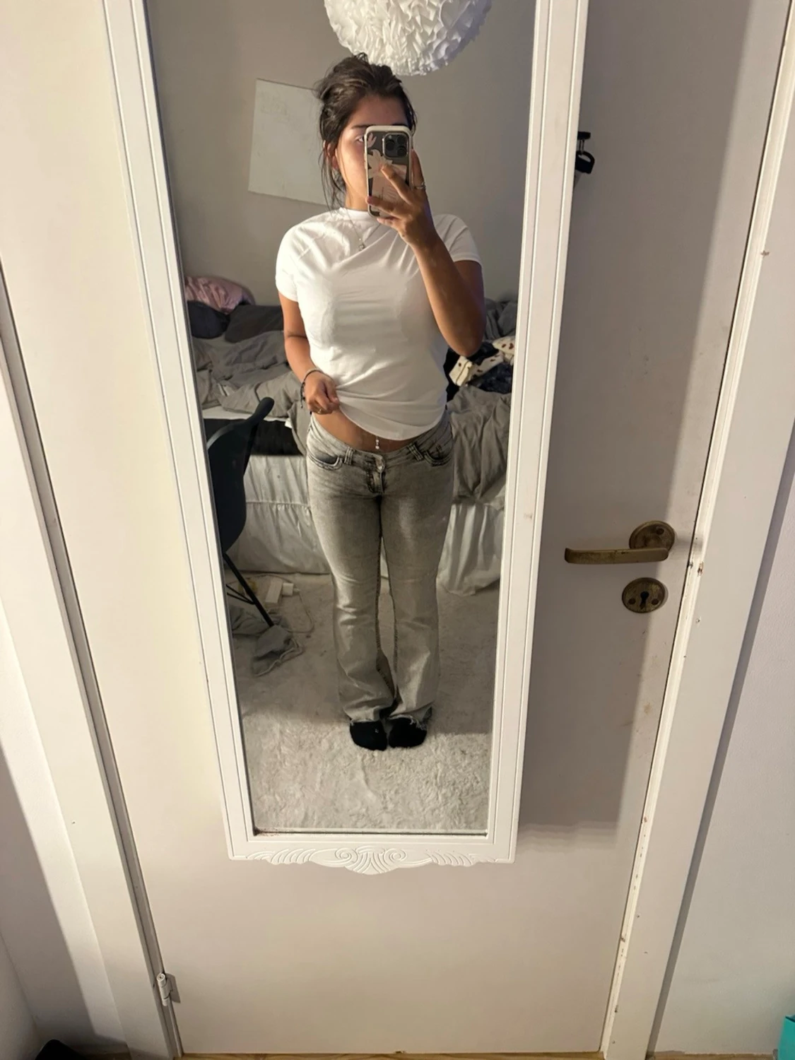 Gråa bootcut jeans från Wrangler - 1