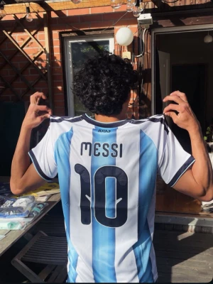 Argentina hemmatröja VM 2026 - Messi 10 - Regerande mästarna Argentinas nya hemmatröja för VM 2026 med Messi på ryggen🇦🇷🩵🤍 Helt ny✅